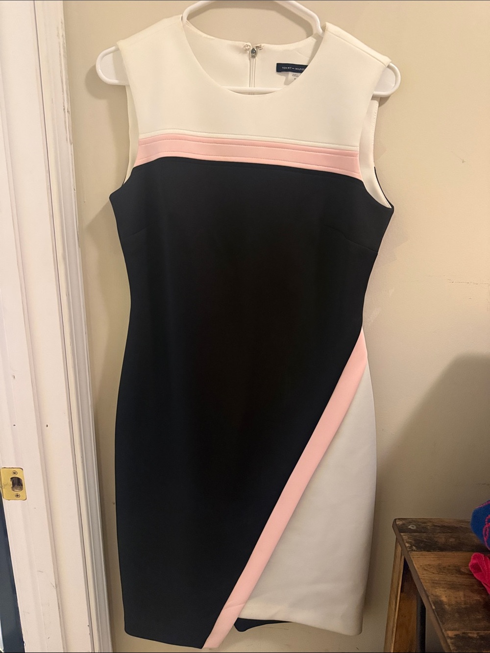Tommy hilfiger Sleeveless Colorblock Shift Dress in Black, White & Pink